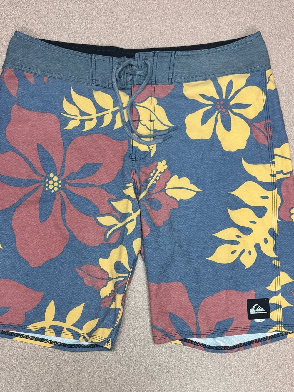 Quiksilver Men's Blue Boardshorts Trunks Swim Yellow & Red Floral Print 32 33